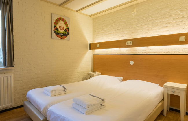 Bungalow in Green Haven of the Netherlands - Photo 2