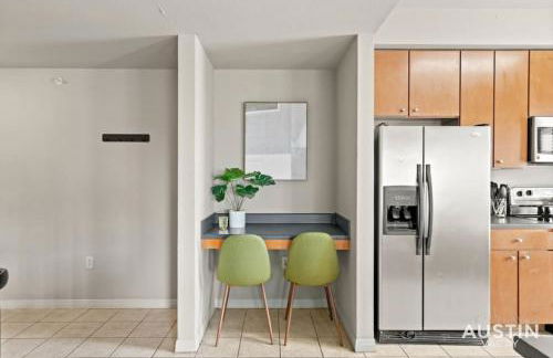 Perfect Location Near UT and Large Patio With A View - Foto 10