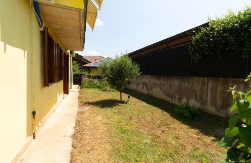 House of Camellias - Ground Floor with Garden - Foto 43