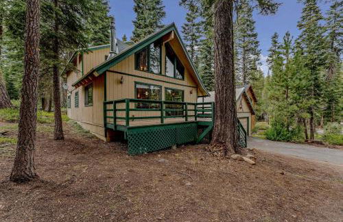 Near Northstar Wooded Retreat with Deck & Loft - Foto 35