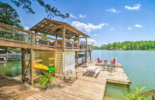 Lake Martin Cabin with Luxury Dock and Kayaks! - Foto 1