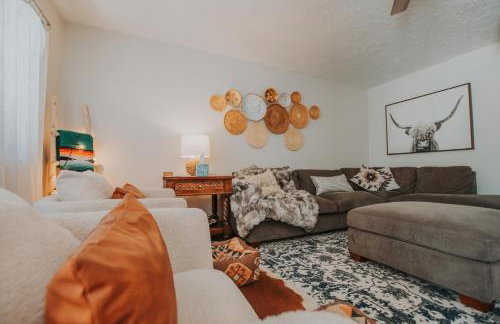 Cowboy Den-Private Hot Tub-Game Room-Pet Friendly-No Pet Fees! - Foto 11