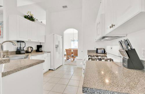 Home with Private Pool, Game Room & Big Backyard! - Foto 7