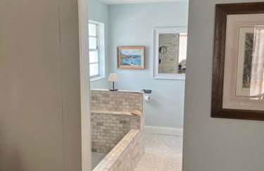 HIDDEN GEM - Family Friendly Pool Home -Welcome - Photo 35