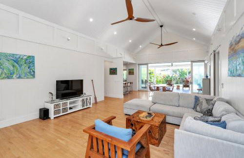 Gorgeous Renovated 1937 Plantation Style Beach House 50 Steps To The Center Of The Beach 5 Bedroom Home by RedAwning - Foto 62