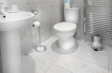 Guildford - 2 Bedroom House - Parking - Foto 13