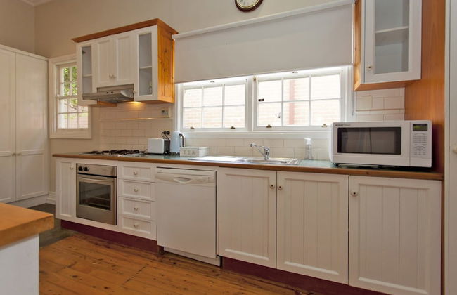 Rose Cottage - Historic Luxury - Photo 7