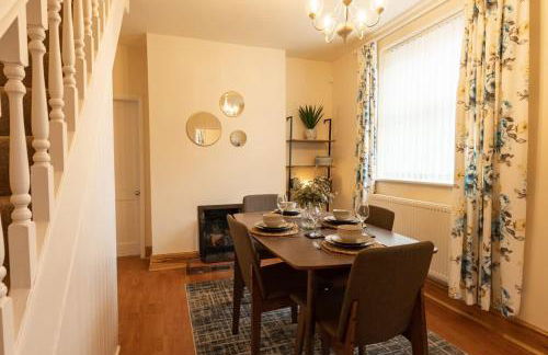 Great 3 bed Handbridge home Sleeps 6 EV Charger - Photo 9