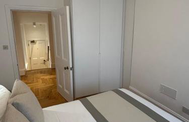 FOX ON THE HOE - Luxury Apartment accommodation - Photo 10