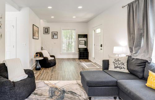 Walk to Downtown and Seneca Lake Updated Retreat! - Foto 5