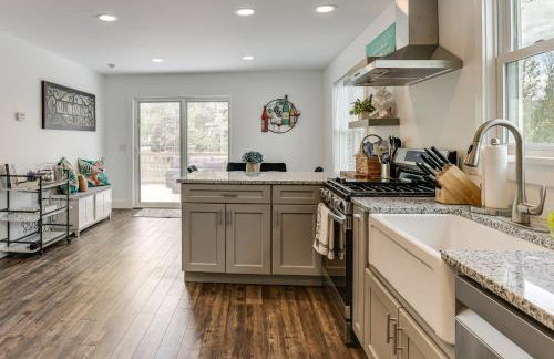 Walk to Downtown and Seneca Lake Updated Retreat! - Foto 7