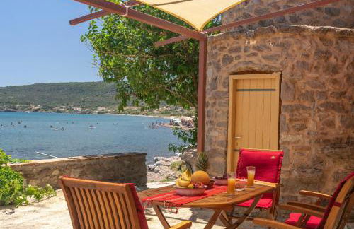 Το Καμίνι, πέτρινη κατοικία πάνω στη θάλασσα The Kiln House Kamini, Retreat on the beach - Photo 1