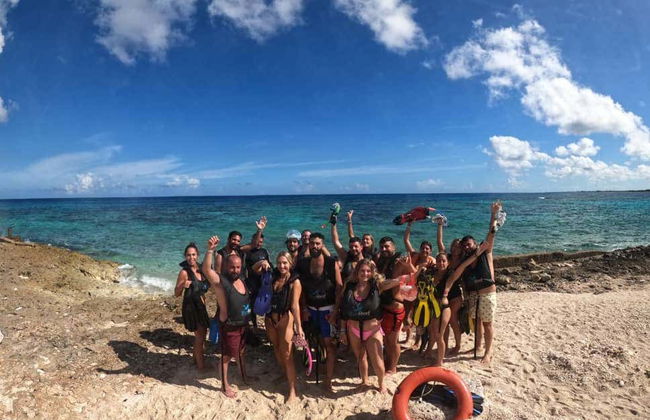 Snorkelling at Coral Beach + Saturn Cave - Foto 6