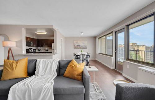 Boutique DCA Unit-Sleeps 7-Free Parking-Great Spot - Foto 1