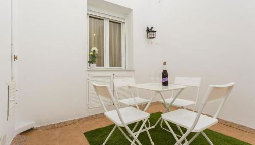 Apartamento con patio en Cádiz centro - Foto 5