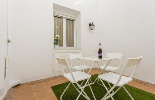 Apartamento con patio en Cádiz centro - Foto 5