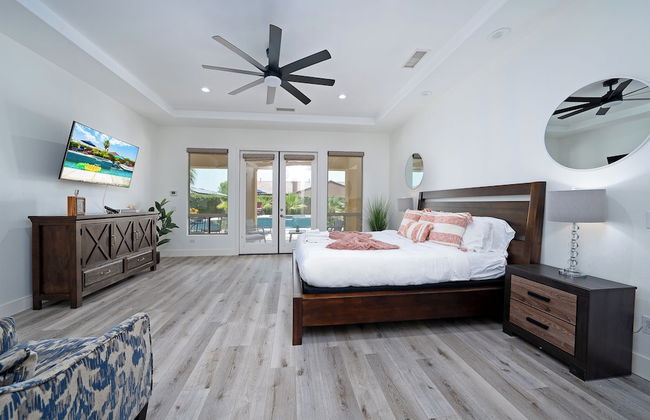 Luxurious 5BR Resort Style Home w/ Pool & Spa - Foto 8