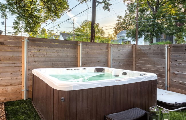 Disco Den w Hot Tub 6 min Walk to Rainey St - Foto 6