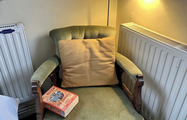 Entire 1bed Studio With Ensuite, Balcony & Parking - Foto 17