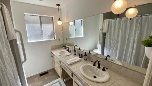 Hollinshead Haven Home with BBQ & Free Wifi - 30 days min home - Foto 5