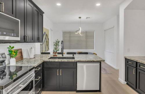 Modern 4BR Retreat in Prime Gilbert Location - Foto 64