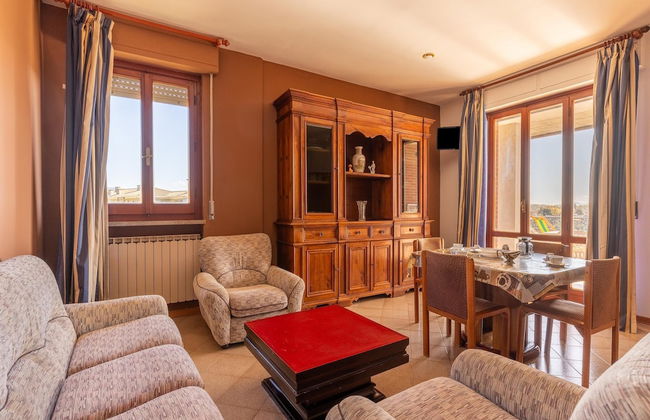 Serene Lakeview Apartment - Foto 11