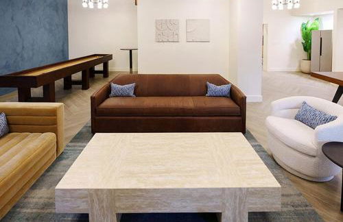 Modern Midtown Studio and Private Balcony - Foto 14