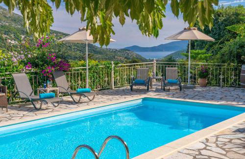 Villa Regina -Hidden Eden with Treehouse & Heated Pool - Foto 1