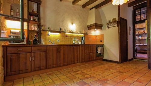 Spacious farmhouse with private heated pool in a rustic garden - Foto 5