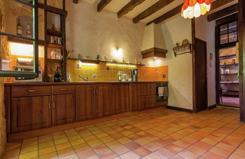 Spacious farmhouse with private heated pool in a rustic garden - Foto 5