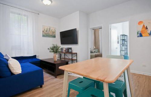 2BD Comfortable Home in Manhattan - Photo 1