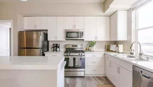 Stunning Water View 2BR · Jacuzzi & Rooftop Lounge - Foto 5, stove, dishwasher, toaster