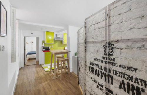 Well Connected 2 Bedroom Flat with Ensuite Bathrooms in London SE5 - Foto 7