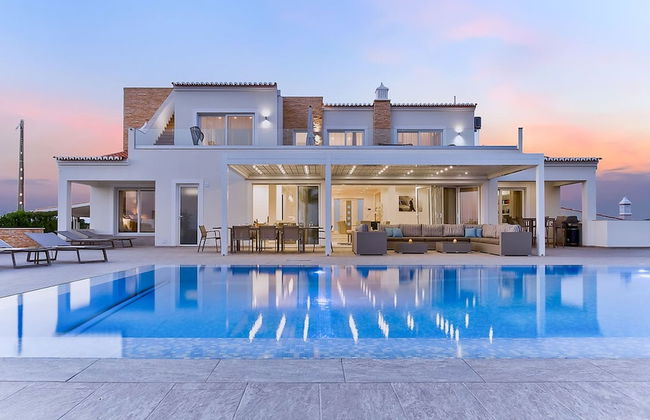 Goldeneye Luxury 6 Bedroom Villa With Infinity P - Foto 1