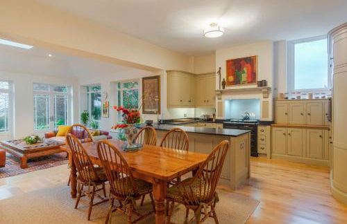 Stunning 6-bedroom countryside home - Photo 8