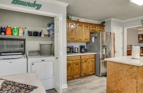 3 Mi to Marina: Quiet Getaway w/ Deck in Lexington - Foto 8