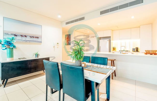 Waterfront Retreat Ocean Views Pool Balcony - Photo 7