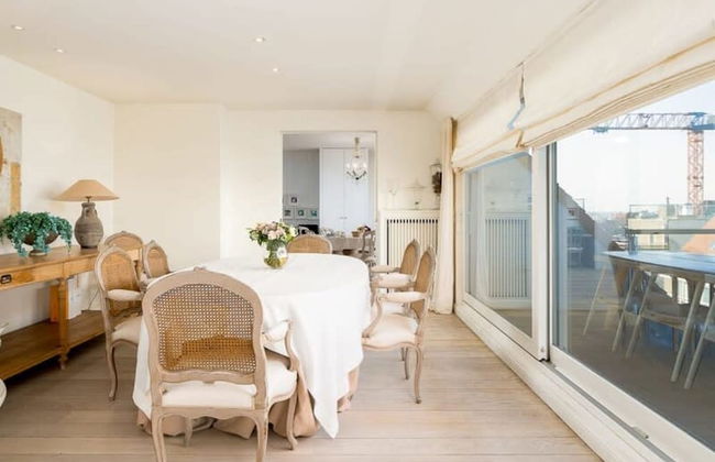 Stunning Penthouse With Free Parking and sea View - Foto 24