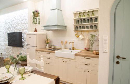 Philomena Suite - Photo 7