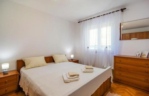 2 Bedroom Amazing Apartment In Split - Foto 7