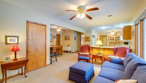 Cozy Cottage with Sunroom - Walk to Higgins Lake! - Foto 5