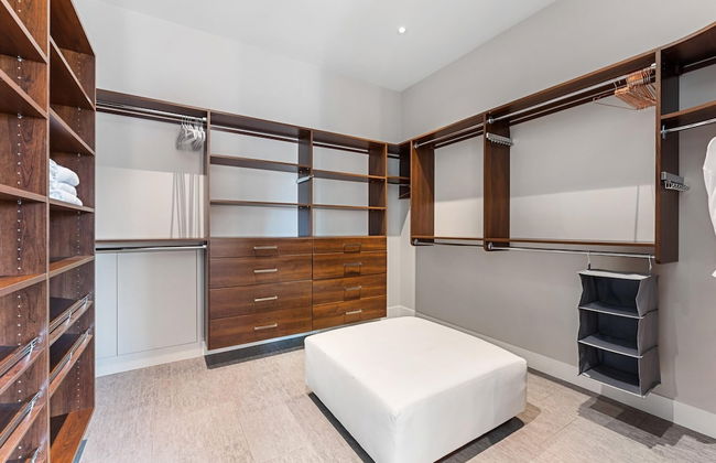 Lakeview Luxury Home in Vineyard w Infinity Pool hot tub - Photo 49