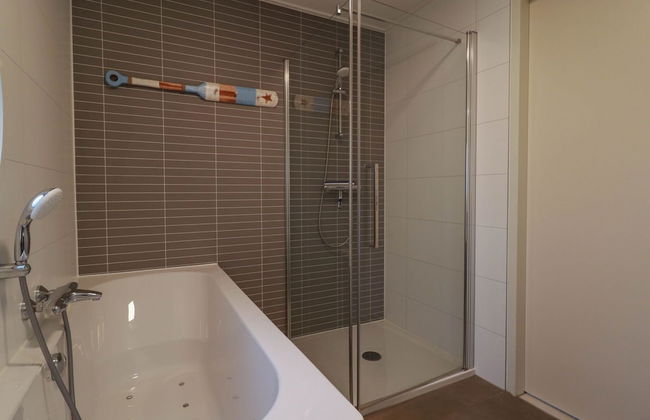 Holiday Home on the Water in Friesland - Foto 12