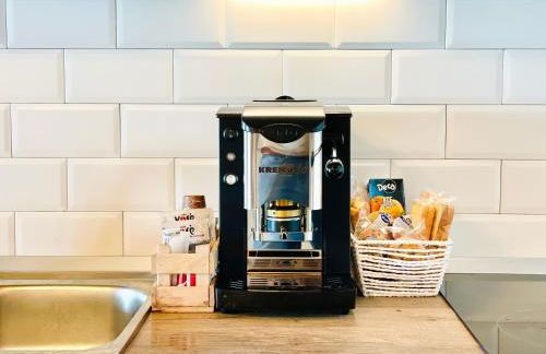 Demetra Seafront Apartment - Parking & Pool - Foto 16