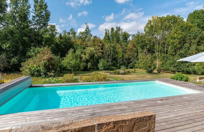 Charming Holiday Home in Yevre-la-ville With Pool - Foto 58