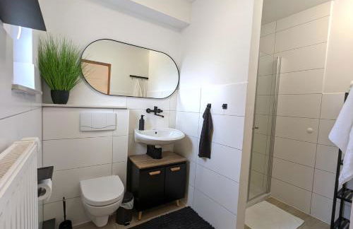 BesTime - 5 Schlafzimmer, Wohnzimmer, Küche, Waschtrockner, Terrasse, Smart-TVs, Netflix, Tischfußball - Foto 32