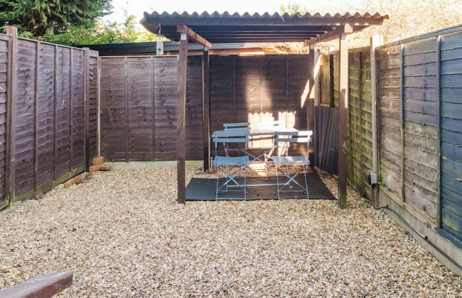 Corner House - Bright 2BD in Cheltenham - Photo 47