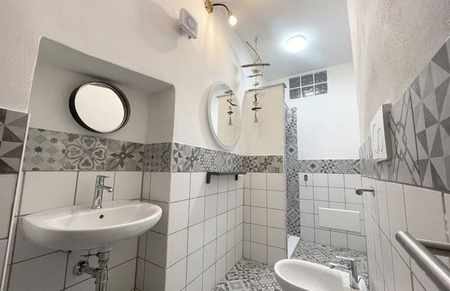 Large, Authentic 2-bed Apartment, Panoramic Views - Foto 12