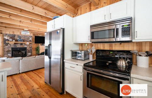 Wonderful Log Cabin near private beach and lake access - Foto 5