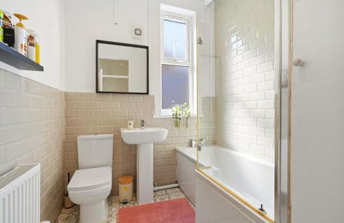 Large 7-Bed House Sleeps 14 FREE Parking ,Contractors & Groups Welcome - Foto 29